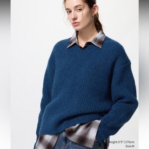 UNIQLO - NWT - Blue V-Neck Women's Sweater